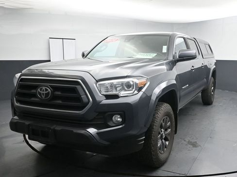 Used 2020 Toyota Tacoma SR5 AWD/4WD image 4