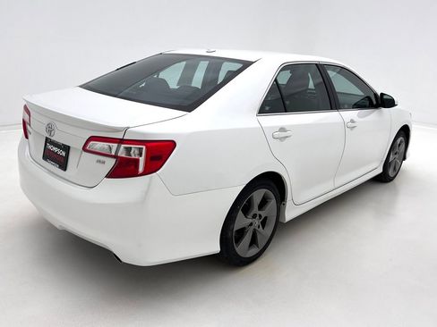 Used 2014 Toyota Camry SE w/ Leather Package image 7