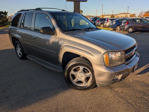 Used 2008 Chevrolet TrailBlazer LT w/ Sun And Sound Package image 3