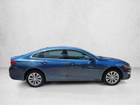 Used 2025 Chevrolet Malibu LT FWD image 4