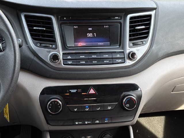 Used 2017 Hyundai Tucson SE w/ SE Popular Package 02 FWD image 10