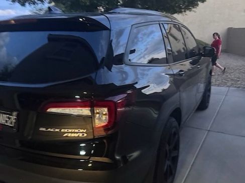 Used 2022 Honda Pilot Black Edition image 3