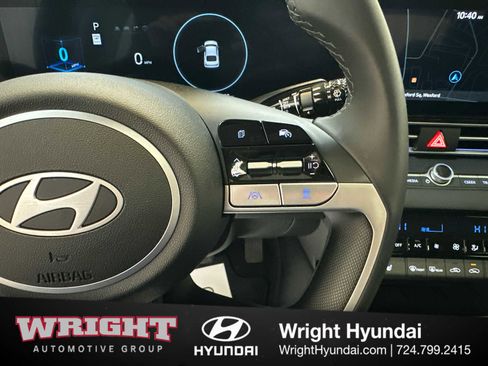 Certified 2025 Hyundai Elantra SEL FWD image 21