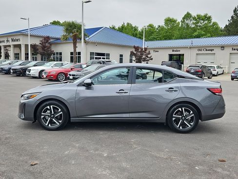 Used 2025 Nissan Sentra SV FWD image 4