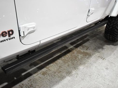 Used 2021 Jeep Gladiator Mojave AWD/4WD image 8