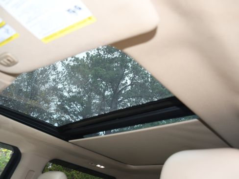 Used 2015 Ford F150 Lariat w/ Equipment Group 502A Luxury image 8