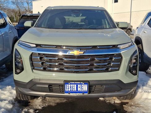 New 2026 Chevrolet Equinox LT image 2