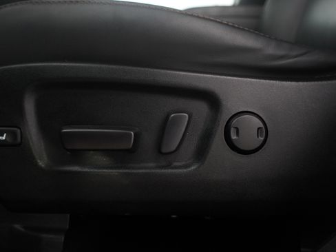 Used 2018 Toyota Highlander XLE w/ Carpet Mat Package (TMS) image 26