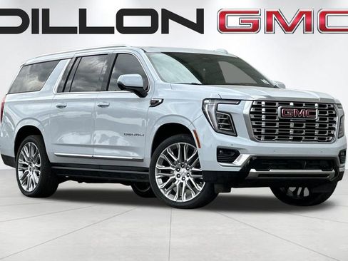 New 2026 GMC Yukon XL Denali w/ Denali Reserve Package AWD/4WD image 2
