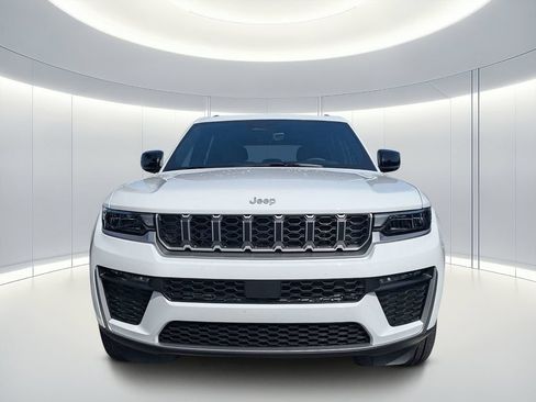 Used 2026 Jeep Grand Cherokee Limited RWD image 8