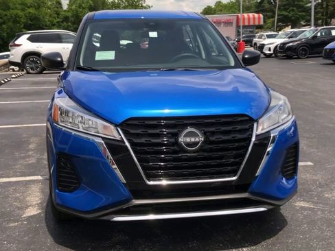 Used 2024 Nissan Kicks S image 3