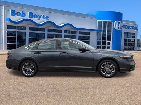 Used 2024 Honda Accord EX image 4