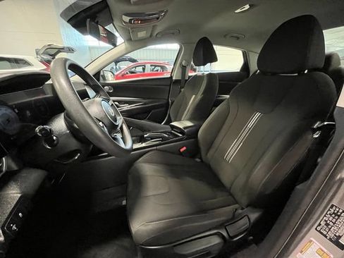Used 2024 Hyundai Elantra SEL FWD image 21