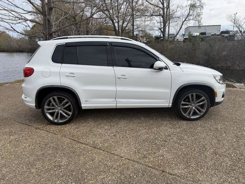 Used 2015 Volkswagen Tiguan R-Line image 3