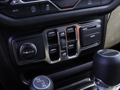 New 2026 Jeep Gladiator Sport AWD/4WD image 21