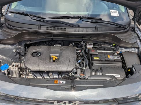 Used 2025 Kia Soul LX w/ LX Technology Package FWD image 37