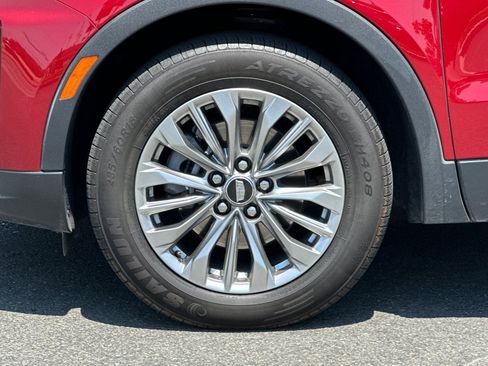 Used 2024 Cadillac XT4 Premium Luxury image 47