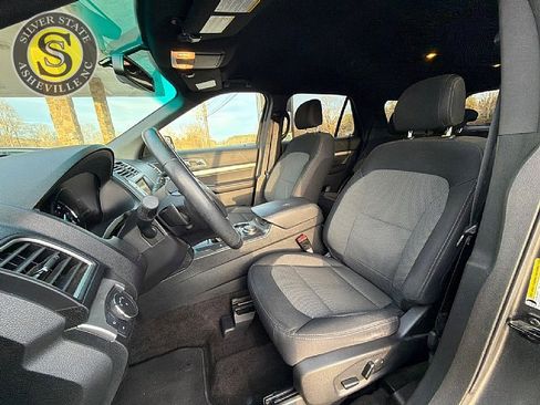 Used 2016 Ford Explorer XLT w/ Equipment Group 201A image 12