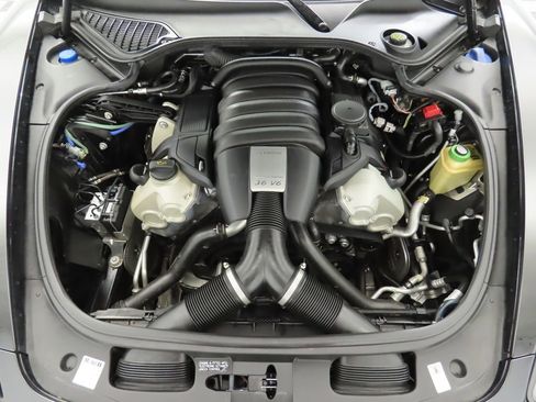 Used 2016 Porsche Panamera 4 image 29