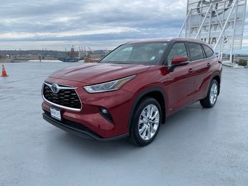 Used 2022 Toyota Highlander Limited image 4