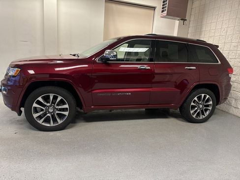 Used 2017 Jeep Grand Cherokee Overland w/ Jeep Active Safety Group image 17
