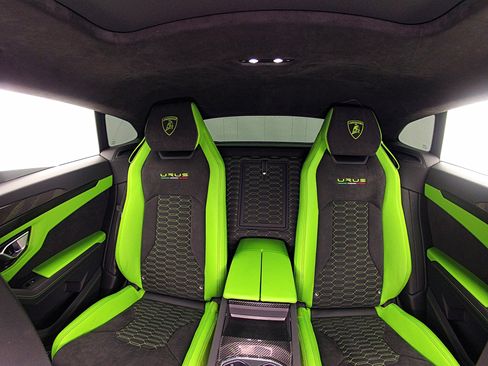 Used 2022 Lamborghini Urus AWD/4WD image 28