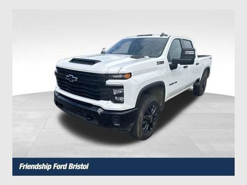 Used 2025 Chevrolet Silverado 2500 Custom w/ Custom Value Package AWD/4WD image 1