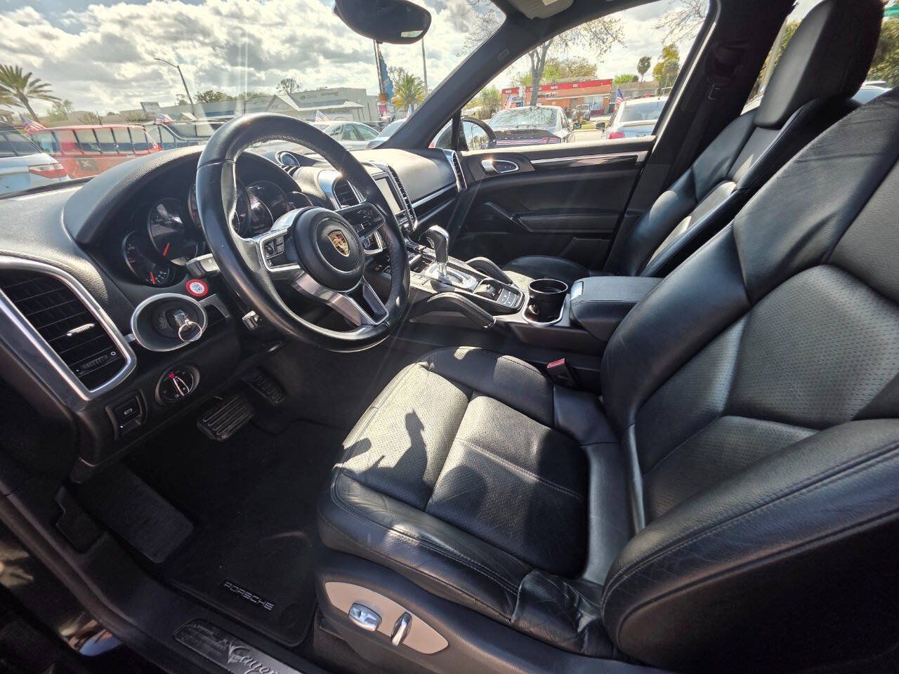 Used 2016 Porsche Cayenne AWD/4WD image 10