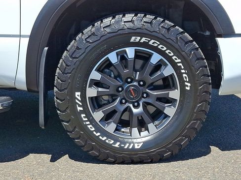 Used 2021 Nissan Titan PRO-4X w/ Pro-4x Convenience Package AWD/4WD image 8