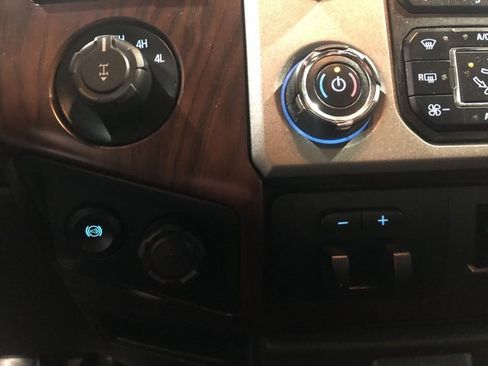 Used 2016 Ford F250 Lariat w/ Lariat Ultimate Package image 19