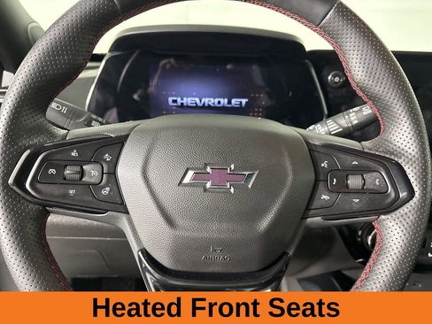 Used 2025 Chevrolet Trax RS w/ Sunroof Package image 13