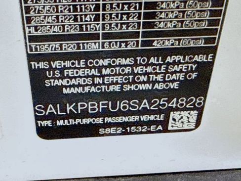 Used 2025 Land Rover Range Rover Long Wheelbase SE AWD/4WD image 34