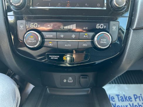Used 2018 Nissan Rogue SV w/ Premium Package AWD/4WD image 19