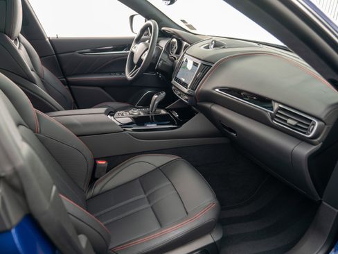 Used 2024 Maserati Levante GT Ultima image 34