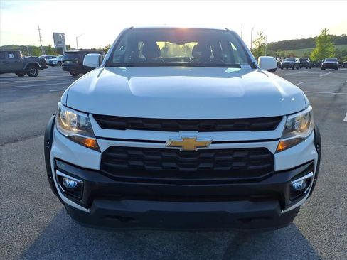 Used 2022 Chevrolet Colorado LT AWD/4WD image 3
