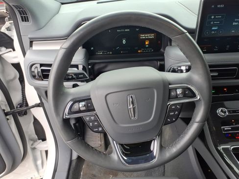 Used 2023 Lincoln Nautilus Reserve w/ Equipment Group 201A image 15