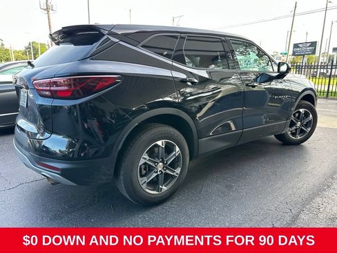 Used 2025 Chevrolet Blazer LT FWD image 3