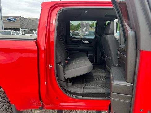 Used 2024 Chevrolet Silverado 1500 LT Trail Boss w/ Convenience Package II AWD/4WD image 19