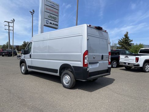 New 2025 RAM ProMaster 2500 w/ Convenience Group image 10