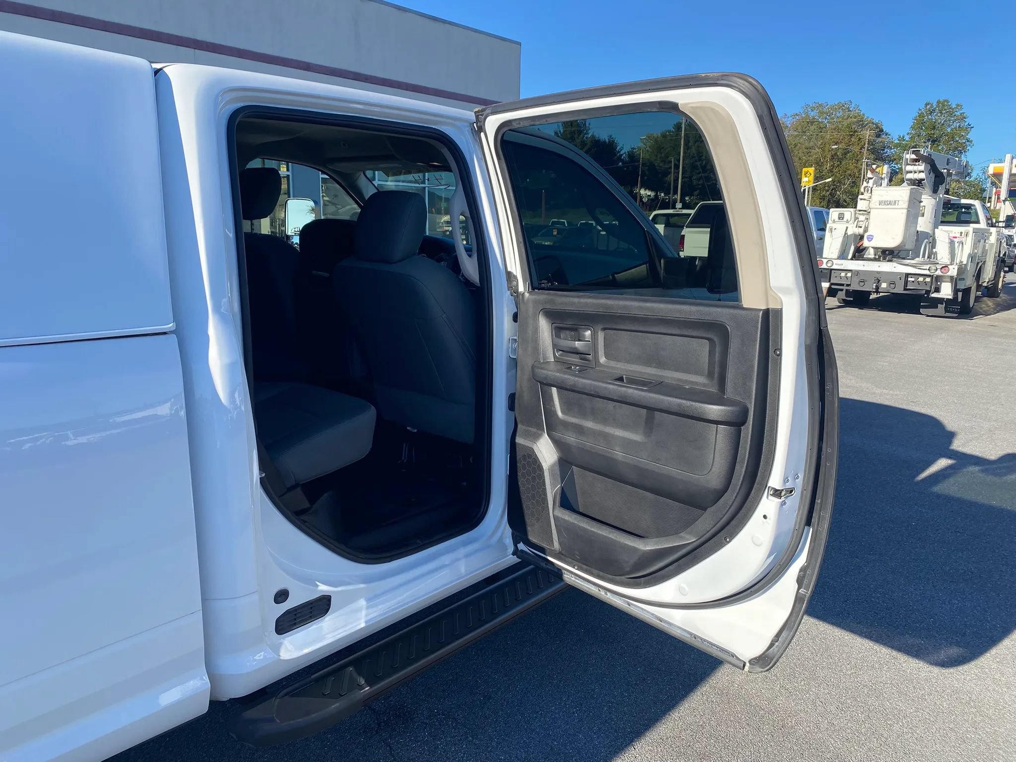 Used 2017 RAM 3500 Tradesman w/ Popular Equipment Group AWD/4WD image 27