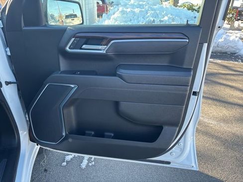 Used 2025 GMC Sierra 1500 SLT image 31