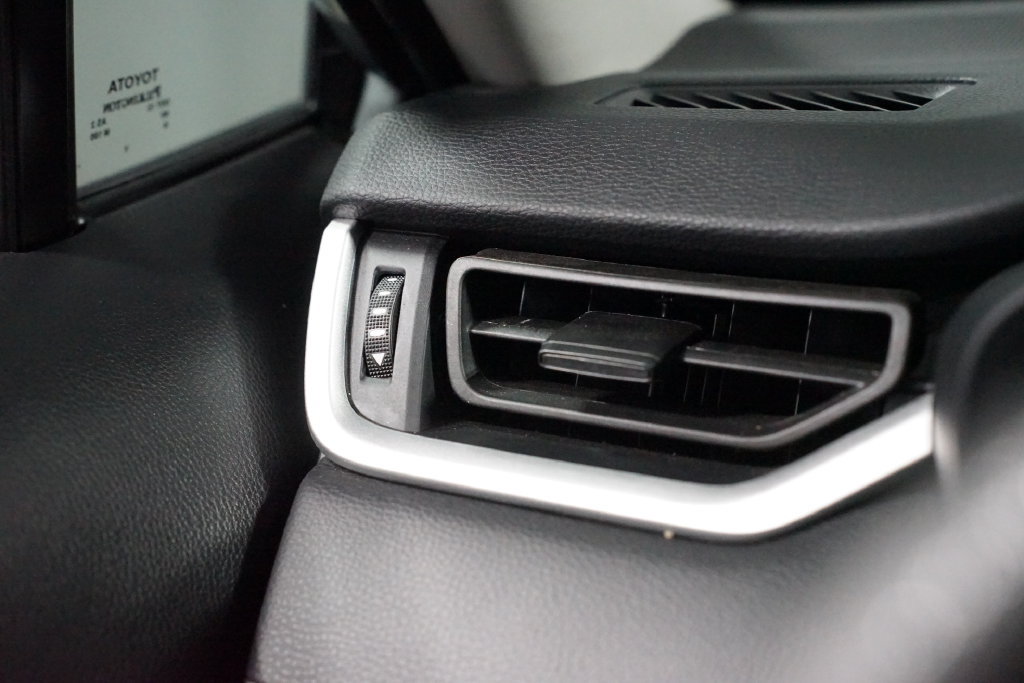 Certified 2025 Toyota RAV4 LE FWD image 24