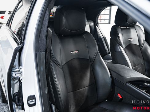 Used 2018 Cadillac CTS V w/ Carbon Fiber Package RWD image 40