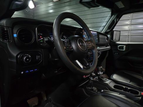 Used 2024 Jeep Wrangler Unlimited Rubicon 4xe AWD/4WD image 10