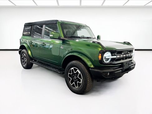Used 2024 Ford Bronco Outer Banks AWD/4WD image 3