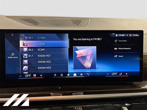 Used 2024 BMW X7 xDrive40i w/ Premium Package image 17