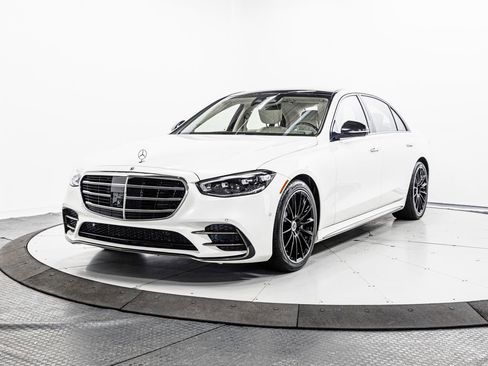Used 2023 Mercedes-Benz S 580 4MATIC Sedan image 3