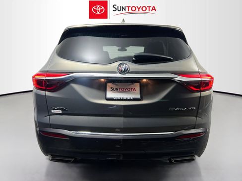 Used 2018 Buick Enclave Essence FWD image 5