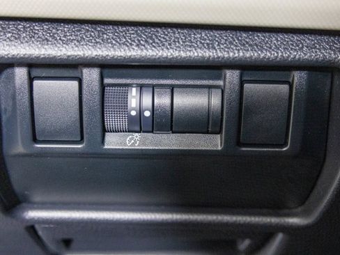 Used 2025 Subaru Forester AWD/4WD image 31