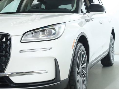 Used 2023 Lincoln Corsair Reserve FWD image 5